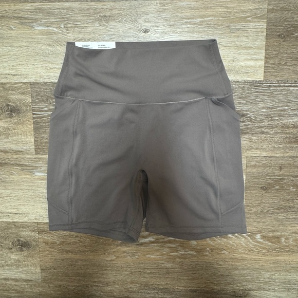 UNIQLO AIRism Soft Biker Shorts - NEW - Picture 9 of 13